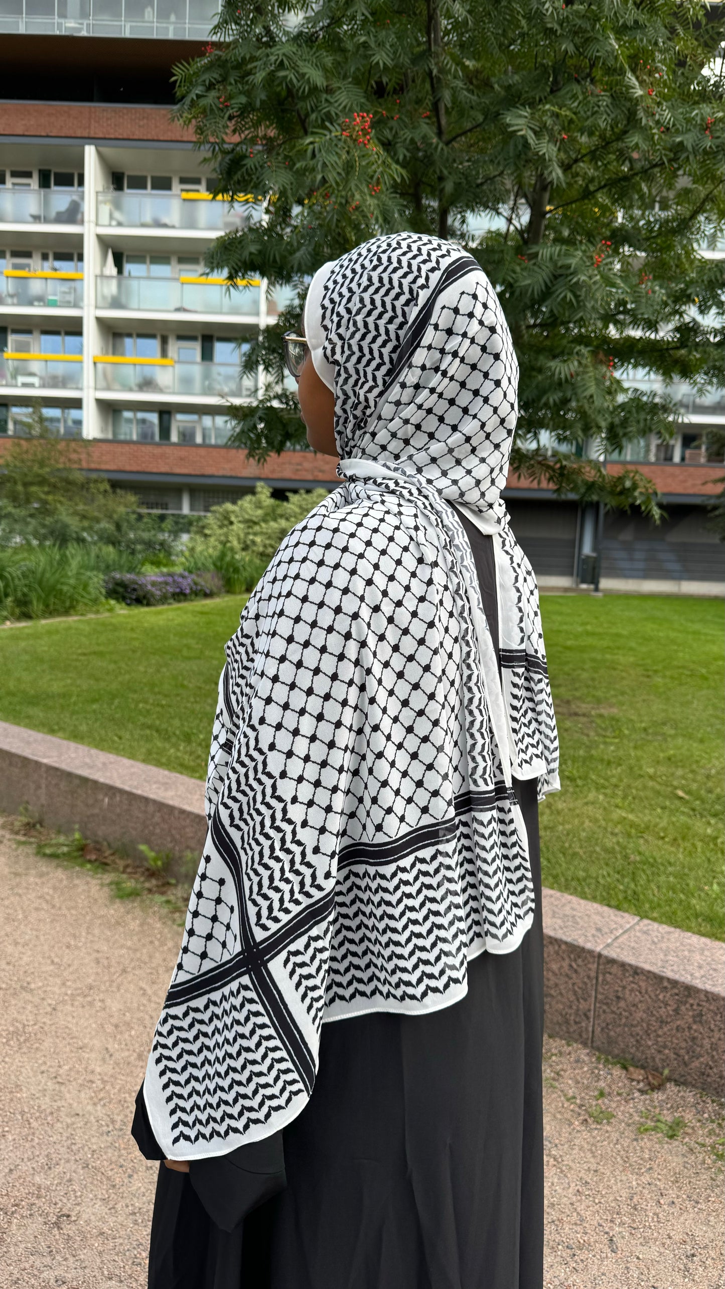 Black kuffiyeh hijab